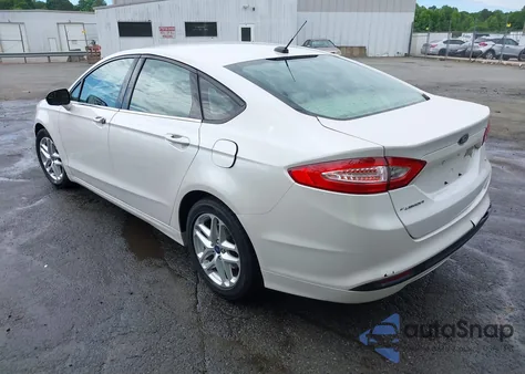 2013 Ford Fusion Se z USA, uszkodzony, nr VIN 3FA6P0H72DR305275